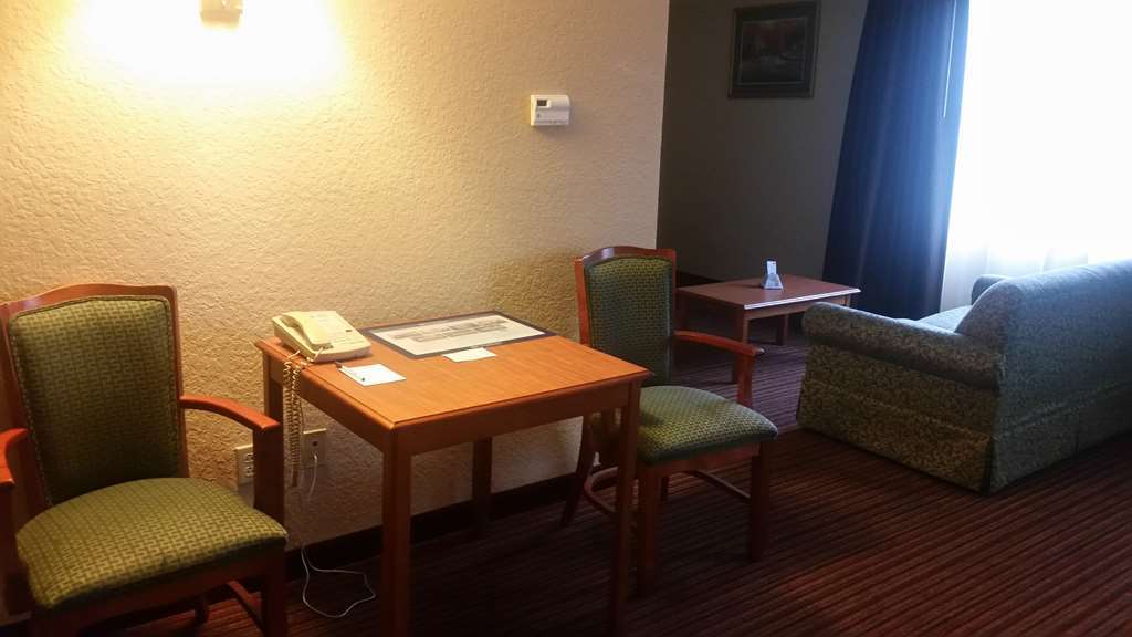 Best Western Plus Strawberry Inn & Suites Knoxville Pokój zdjęcie